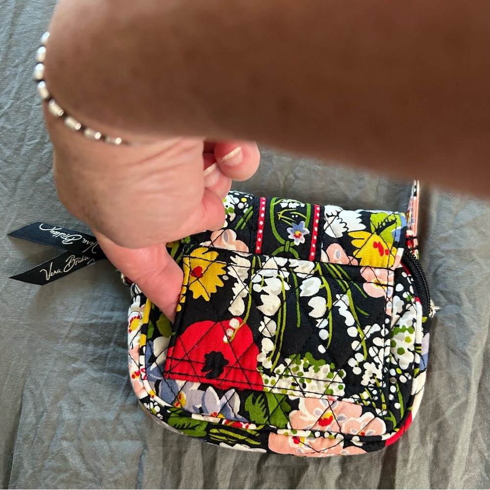 Vera Bradley Tiny Crossbody Purse. - Picture 10 of 11